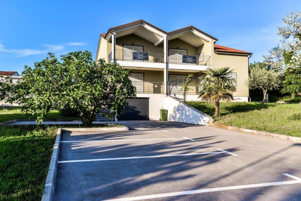Apartments Lia-Jolie Umag Exteriör bild